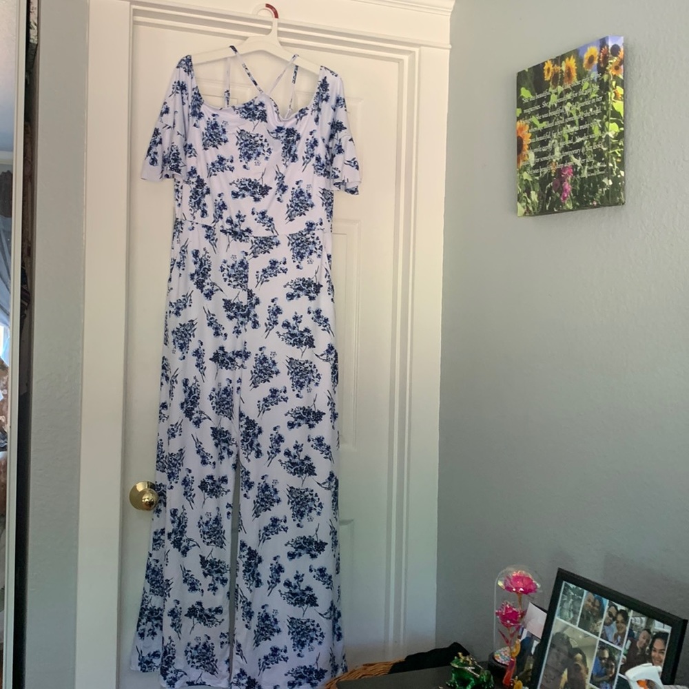 Venus Jumper off shoulder